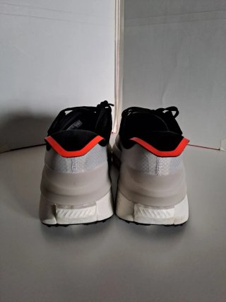 Scarpe running Adidas grigie e arancio