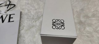 Bolsa y caja Loewe