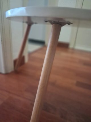 Mesa auxiliar triangular Ikea