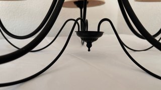 Lámpara de forja con pantallas beige