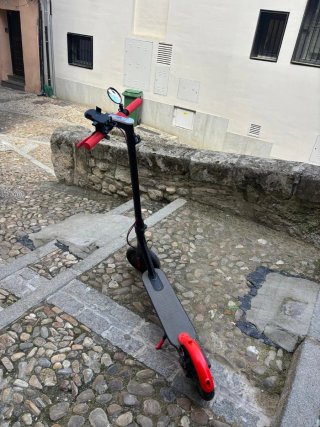 Patinete Eléctrico Xiaomi Negro y Rojo