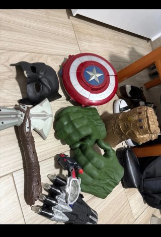 Juguetes Marvel: Escudo, Hacha, Guantelete