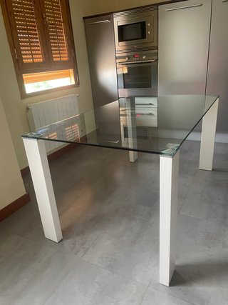Mesa de cristal moderna