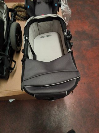 Pack Carrito marca jané Bebé Silla + Capazo + Maxi