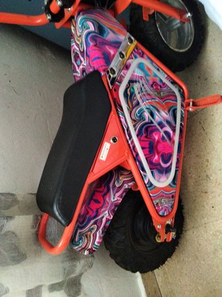 Moto Eléctrica Scooter Negra y Roja