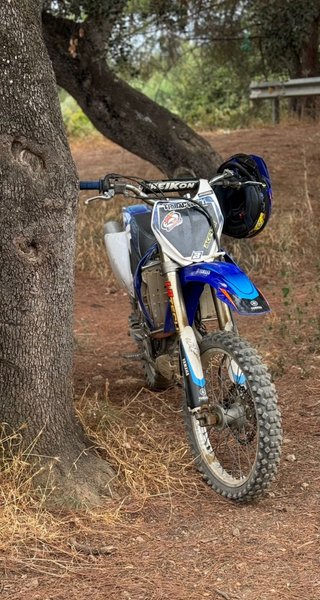Yamaha 250cc Enduro/Motocross Azul/Blanco