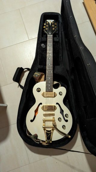 Epiphone Wildkat Guitarra Eléctrica Blanca y funda