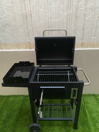 Parrilla de carbón nueva