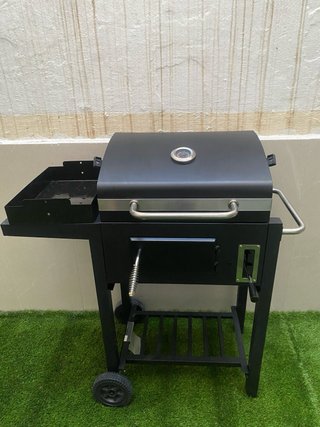 Parrilla de carbón nueva