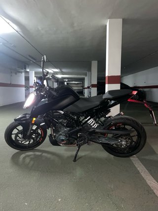 KTM Duke 390 Negra