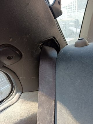 CINTURON SEGURIDAD TRASERO DERECHO 204D3
