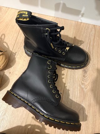 6 pares zapatos 15€ el par