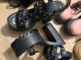 6 pares zapatos 15€ el par