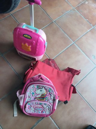 Bolsos infantiles: neceser y mochila