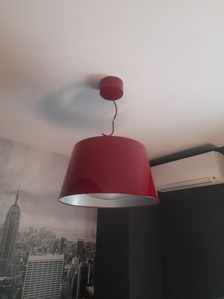 Lámpara de techo roja diseño moderno
