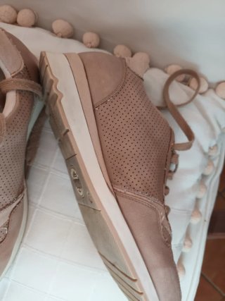 Zapatillas mujer beige con cremallera