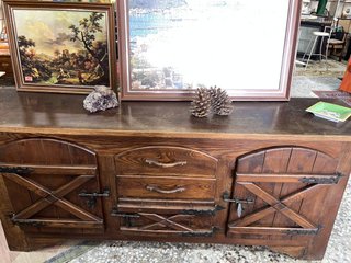 MUEBLE APARADOR RÚSTICO