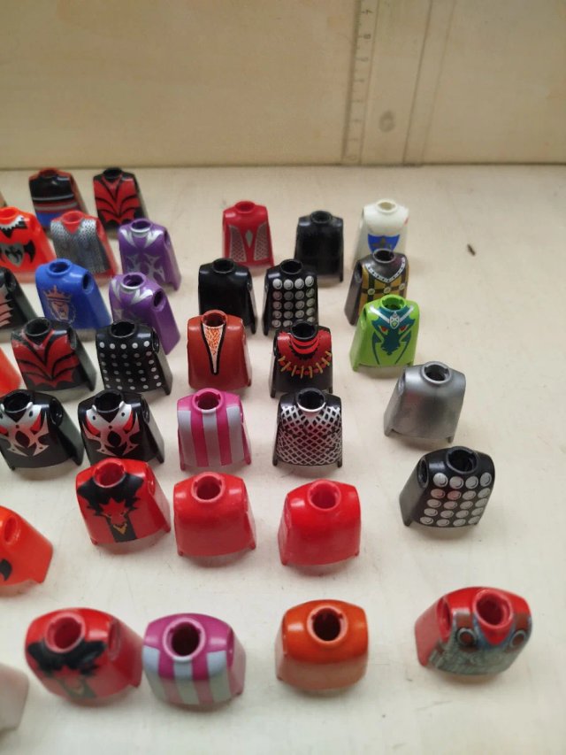 Playmobil lote 59 torsos medievales para custom