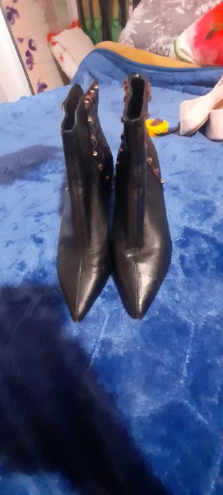 Botines de aguja de piel negros