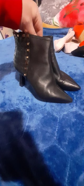 Botines de aguja de piel negros