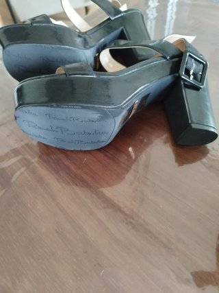 Sandali tacco Andrea Balestra neri.