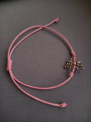 Pulsera con angelito y cuentas de cristal