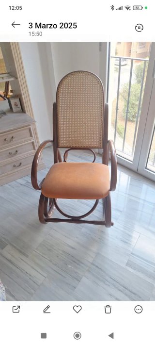Mecedora Thonet madera y ratán