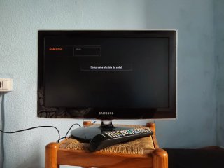 Samsung TV 24 pulgadas HDMI/DVI 54 x 35 CMS.