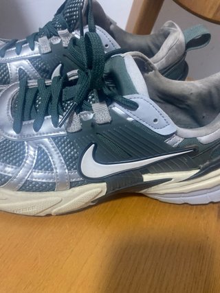 Zapatillas Nike Verde y Plata no envio