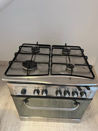 Horno electrico + fogones de gas Balay