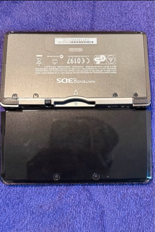 Nintendo 3DS Nera Completa di Accessori