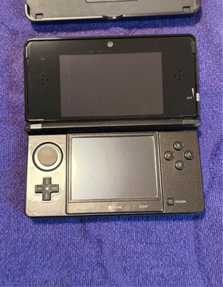 Nintendo 3DS Nera Completa di Accessori