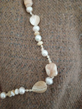 Collana perle e conchiglie