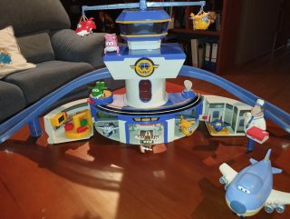 Aeropuerto Super Wings con Figuras