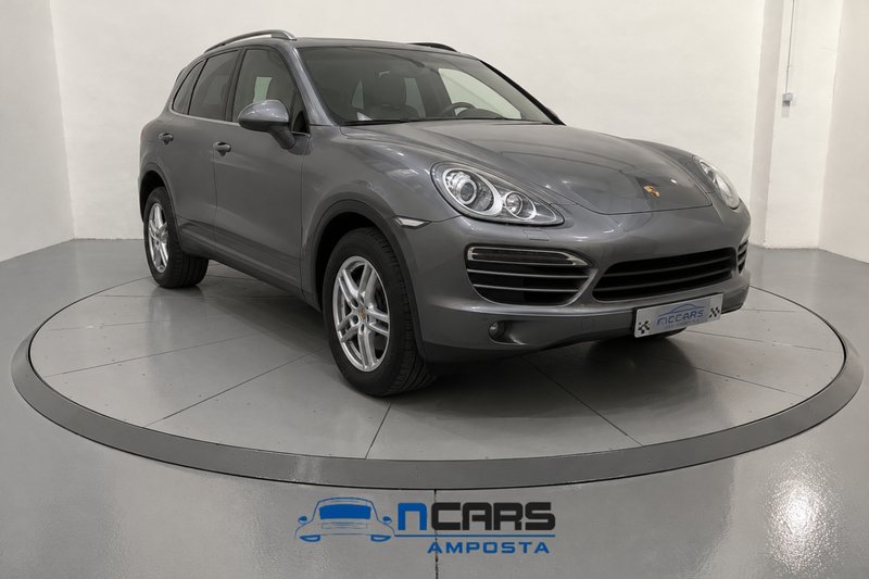 Porsche Cayenne 2011 - foto 1
