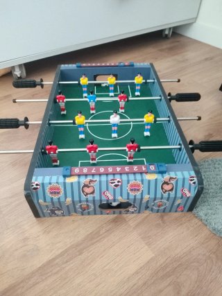 Futbolín pequeño de mesa
