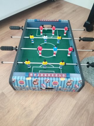 Futbolín pequeño de mesa