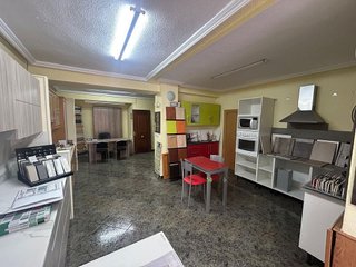 Local comercial en venta en Crevillent