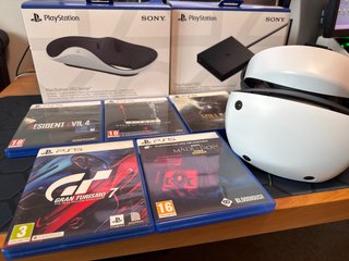 Pacchetto PS VR2 + 5 giochi PS5 + extra