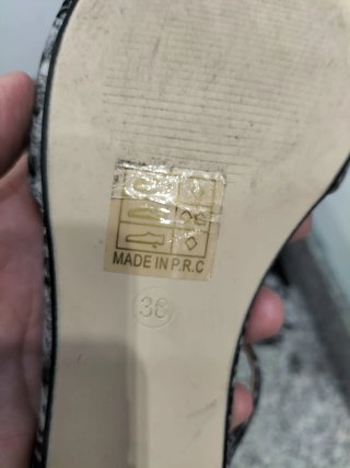 Sandalias T-Strap Piel Serpiente