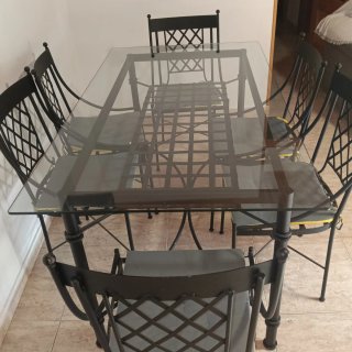 Mesa forja cristal y 6 sillas negociable