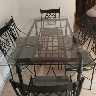 Mesa forja cristal y 6 sillas negociable