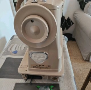 Máquina de Coser Singer 411M ¡Escucho Ofertas!