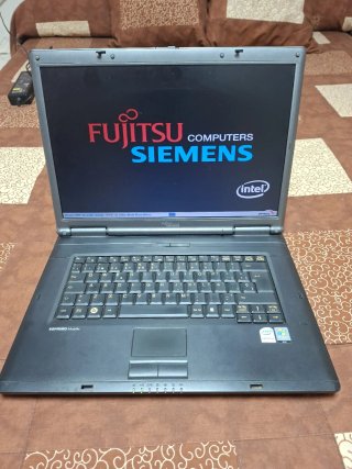 Portátil Fujitsu Siemens Gris
