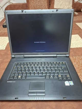 Portátil Fujitsu Siemens Gris