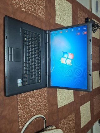 Portátil Fujitsu Siemens Gris