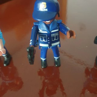 3 Figuras Playmobil Policía