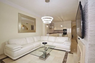Piso en alquiler en Los Naranjos - Las Brisas en Marbella