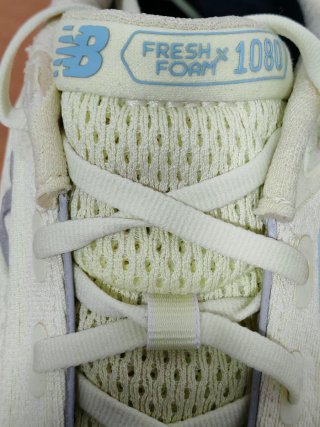 Zapatillas New Balance fresh foam 1080 Beige/Azul