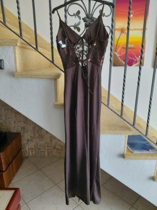 Abito lungo marrone elegante